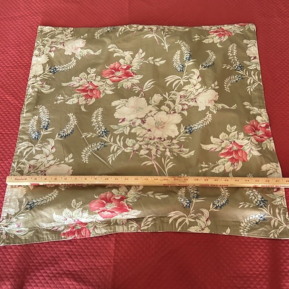 Pair of vintage Ralph Lauren square Euro size pillow shams. - Picture 7 of 9